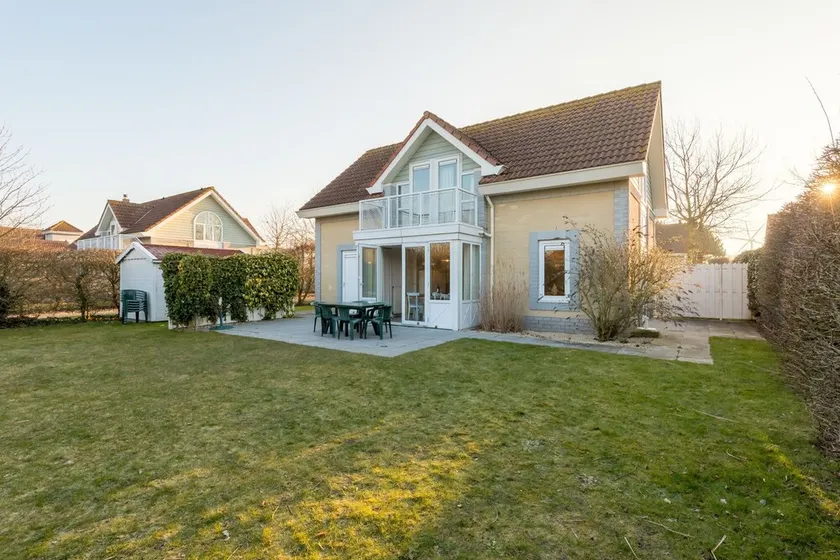 Villa in De Banjaard with Sauna - Image 1