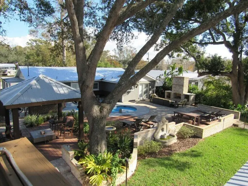 Beautiful Oasis on the Creek with Pool; 2 houses and backyard paradise - Image 1