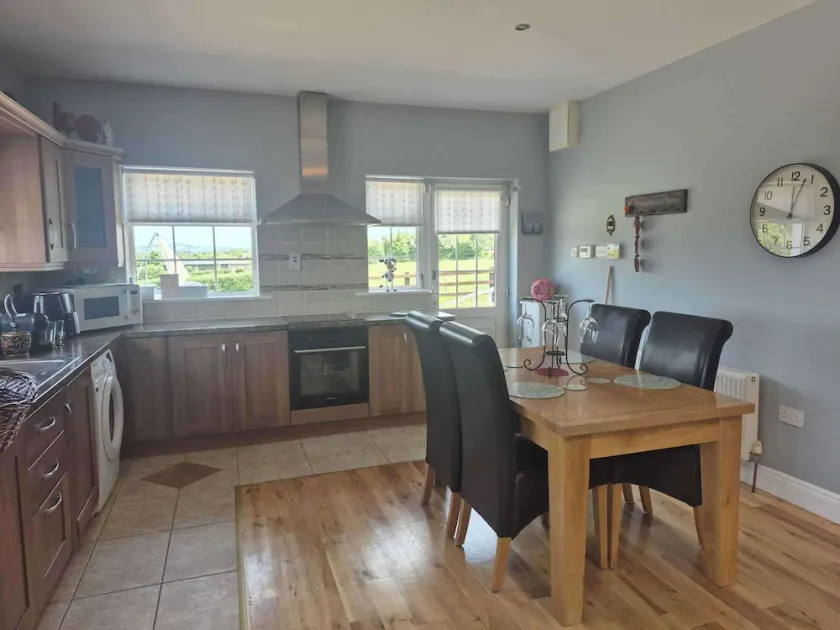 Tranquil Cottage Retreat in Kells, Leitrim - Image 1
