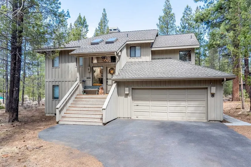 Steps to the SHARC, walk to the Village/Ft Rock, 3 BDR Suites/Hot Tub/Central AC - Image 1