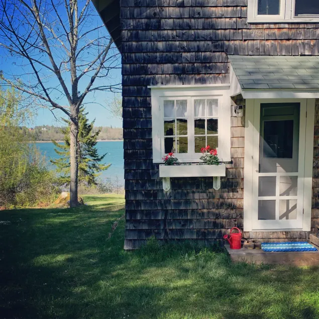Quintessential Seaside Maine Cottage - Image 1