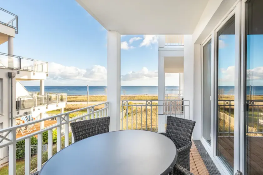 Stilvolles Apartment mit Balkon und Meerblick, Direkt am Ostseestrand Gelegen - Image 1