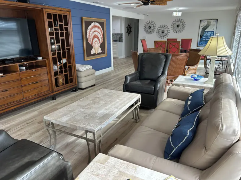 4 Schlafzimmer, 3 Bäder,  Pool, Schritte zum Strand und St. Armand Circle - Image 1