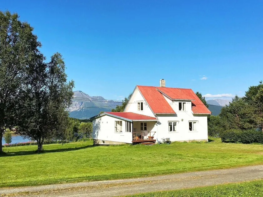 6 person holiday home in Storsteinnes - Image 1