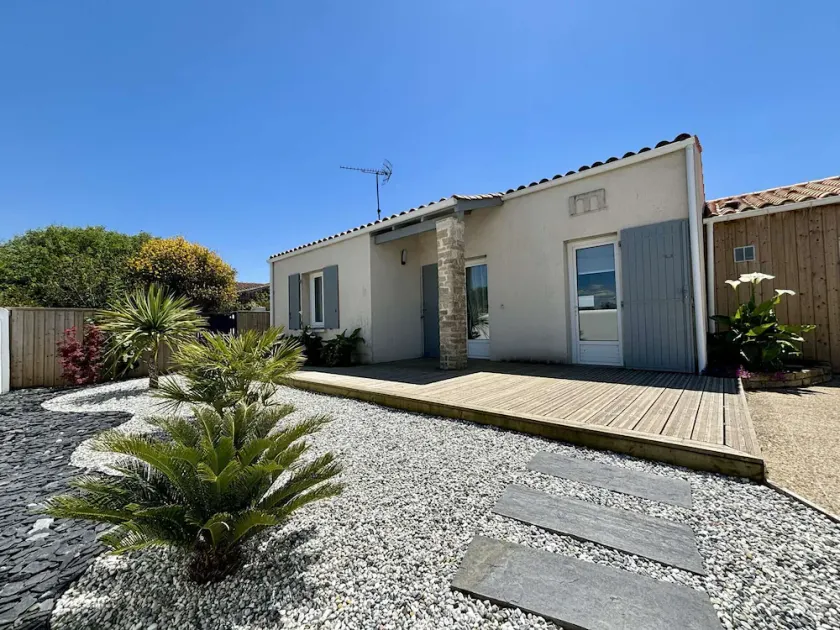 Maison rénovée 3 pièces avec terrasse à Saint-Pierre-d'Oléron - FR-1-246A-317 - Image 1