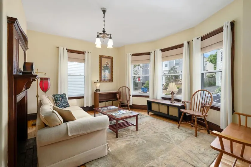 BIG First floor 3 bedroom in the East End, close to ocean, parks, and downtown. - Image 1