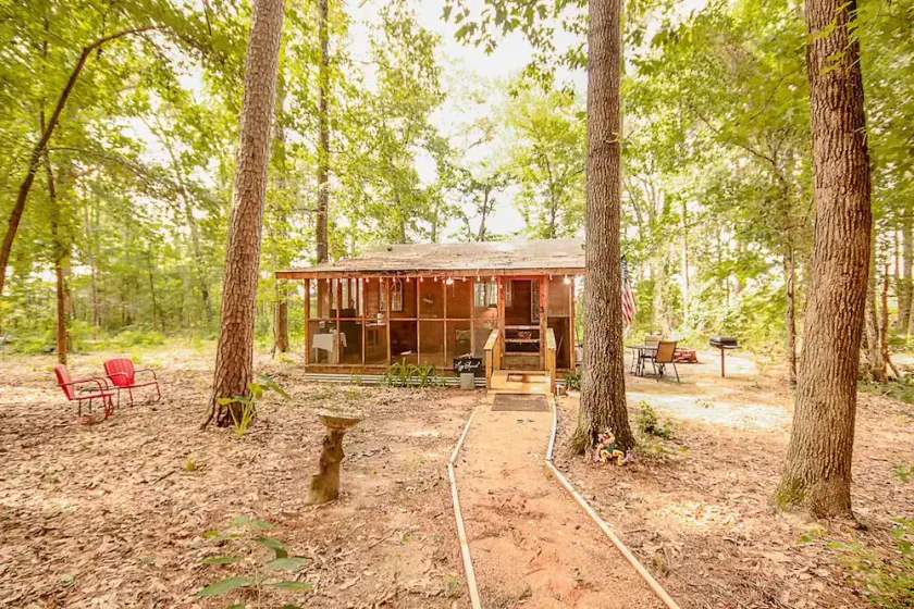 Lazy Equirrel Cabin - Image 1