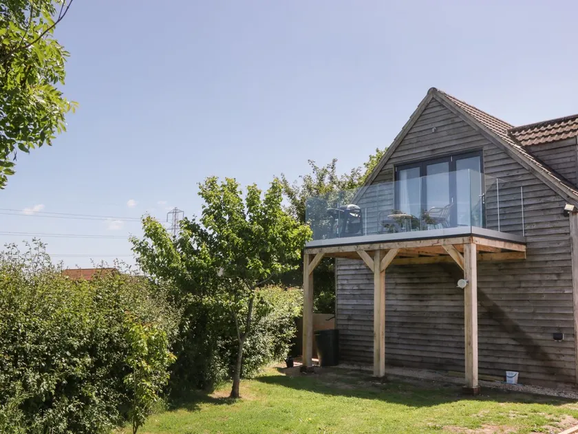 LITTLE KNAPLOCK, romantic in Combwich, Somerset - Image 1