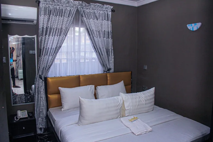 Starexx Luxury Apartment - Image 1