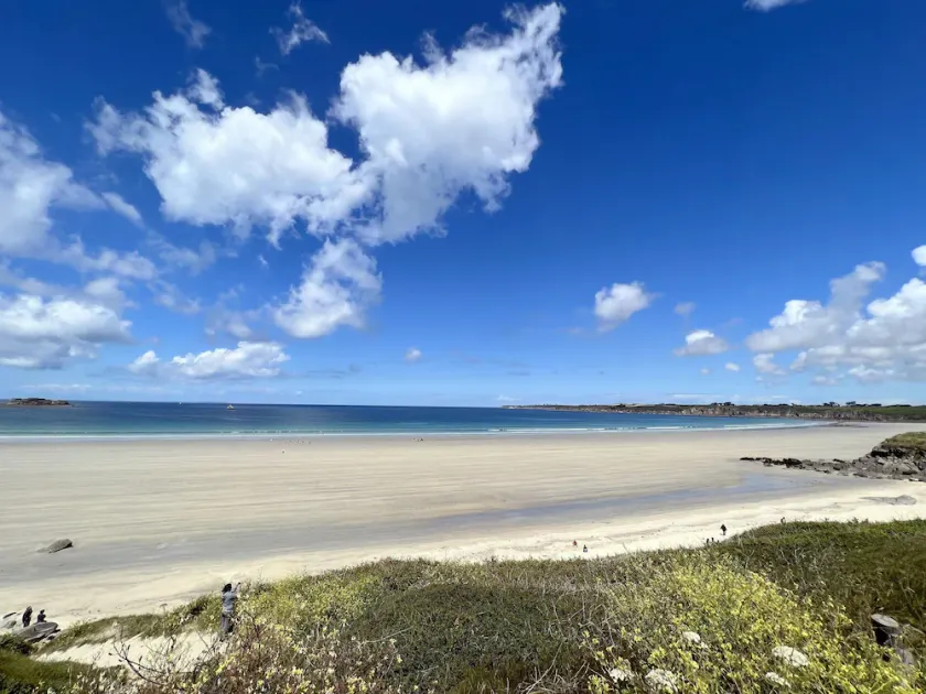 Modern holiday home in Lanildut - Image 1