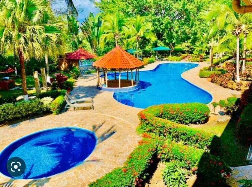2 Bedroom Family Apartment near Manuel Antonio with pool, tennis, BBQ, Free WIFI - Image 1