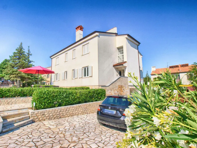 Apartment 1421/13287 (Istria - Pjescana Uvala), 350m from the beach - Image 1