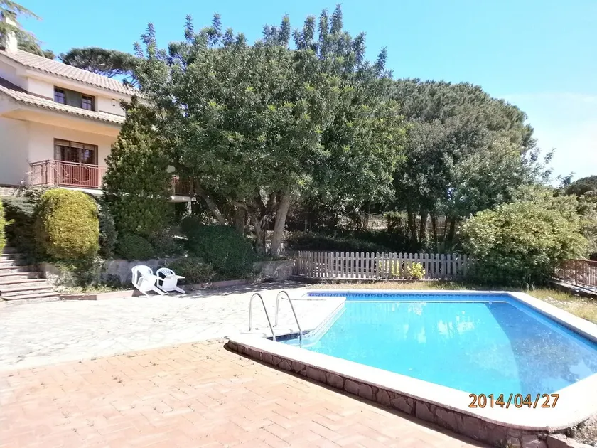 Familjehus med privat pool, privat garage och havsutsikt - Image 1