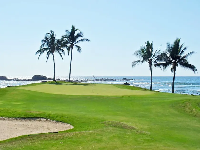 Special Rates inside the gates with Golf and golf cart. Full daily housekeeping - Image 1