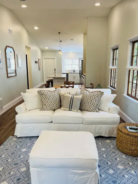 Single Story Freshly Renovated Townhouse Adjacent Haile Village Stocked Kitchen  - Image 1