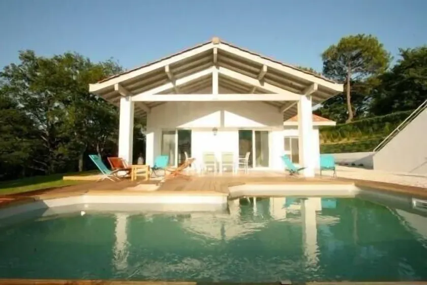 BiarritzArcangues villa quiet design 170 m 2 greenery heated pool, 8 per - Image 1