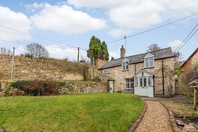 Beautiful three bedroom family friendly Costwold holiday cottage - Rose Tree Cottage,  Stroud - Image 1