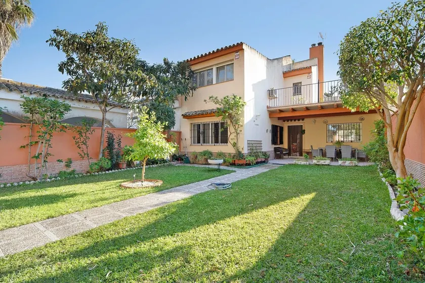 Villa 'Valdelagrana' avec piscine partagée, Wi-Fi et climatisation - Image 1