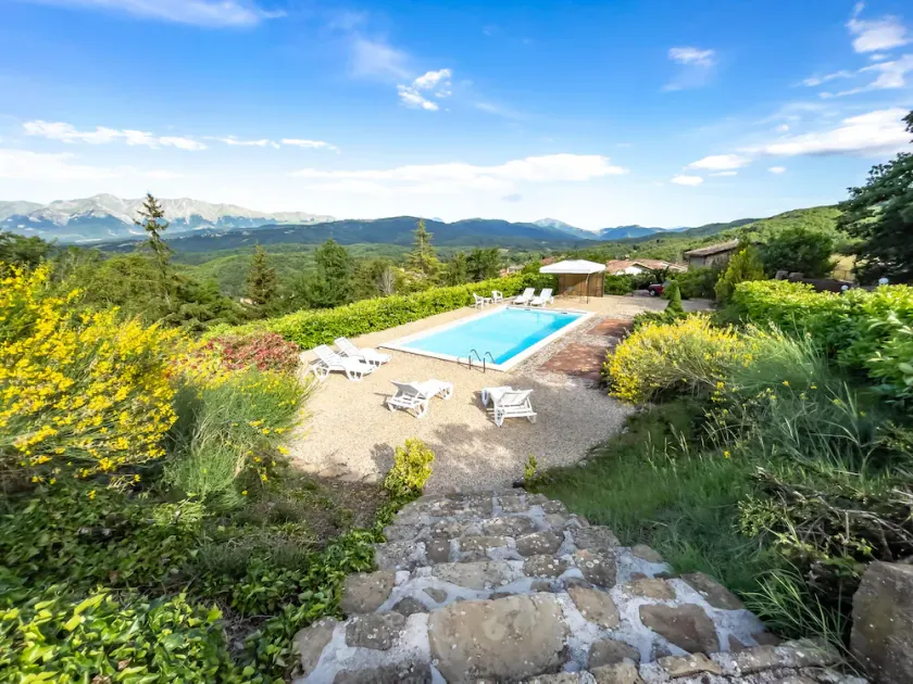 Eco Guesthouse Villa Italia: Cheerful 5-bedroom villa with pool and tennis - Image 1
