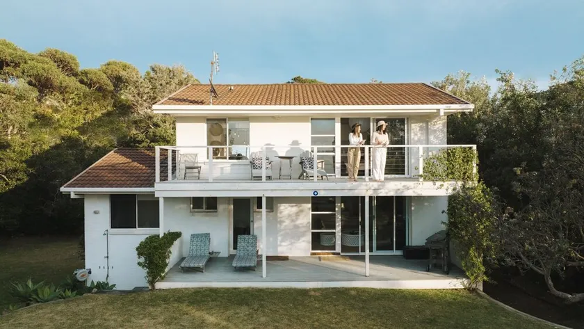 Daybreak Mollymook - Beachfront Home, walk on to the sands of Mollymook Beach - Image 1