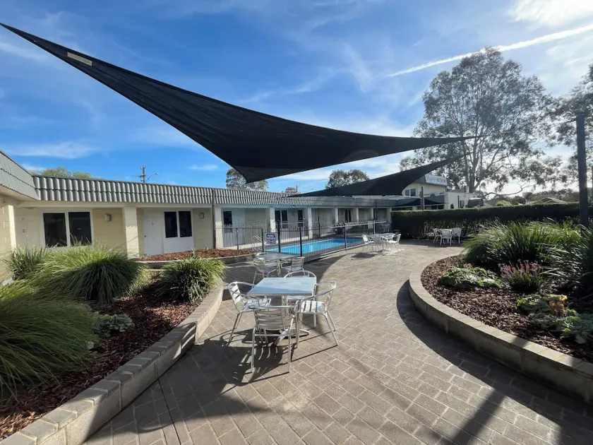 Ryley Motor Inn - Image 1