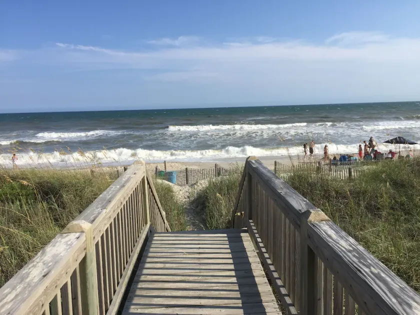 Spectaculaire Direct Oceanfront 2BR Condo à Emerald Isle NC - Image 1