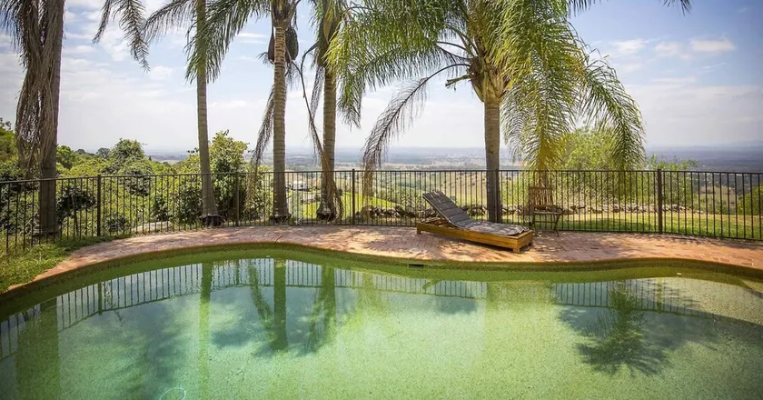 Aquila - 4 bedroom home with amazing valley views and swimming pool - Image 1