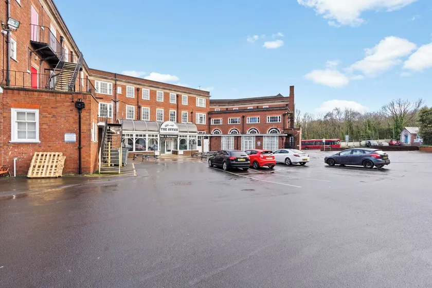 Compact Studios in Dudley - Image 1