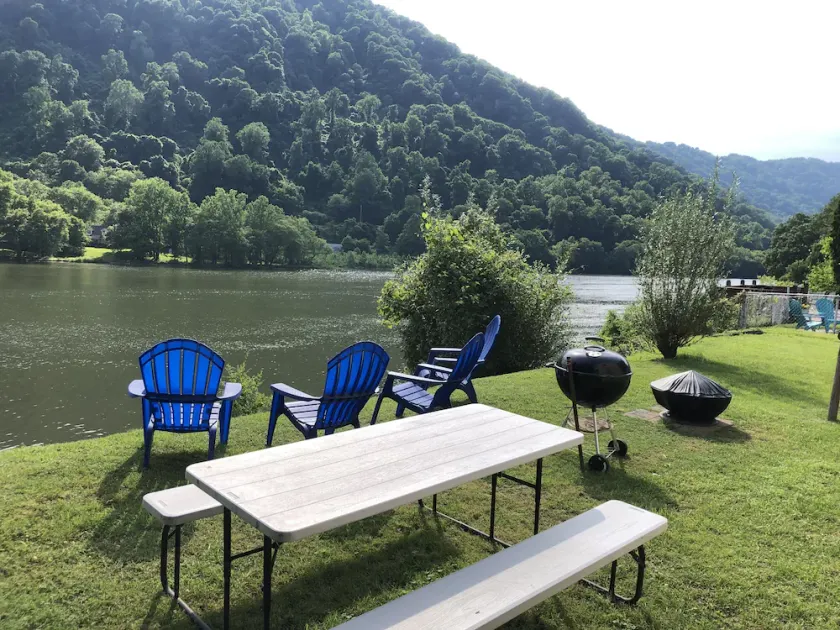 The Boomer: sky, river, and mtn your postage stamp for a week of relaxation! - Image 1