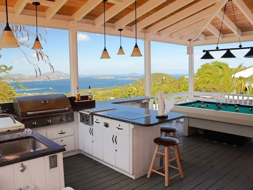 Coconuts: Indoor/Outdoor Living, Spa, Heated Pool & Privacy! - Image 1