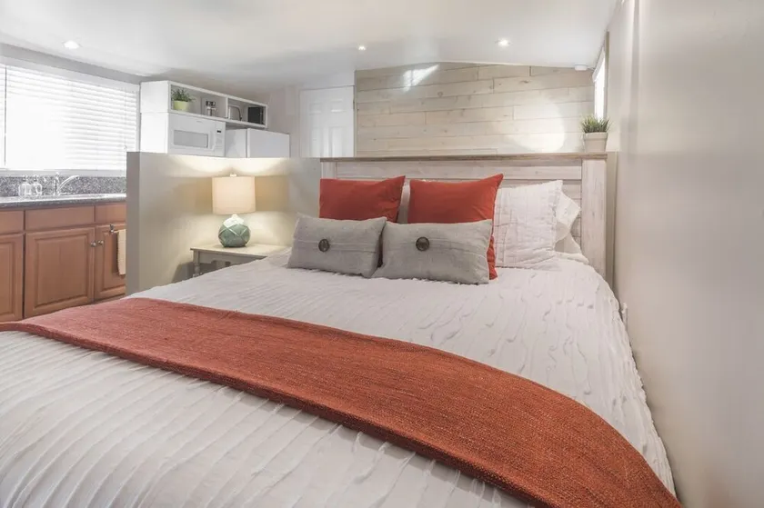 Studio in Mission Beach, just steps to to the sand! - Image 1