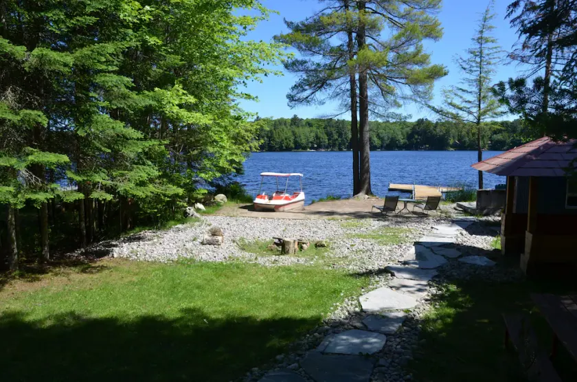 Adorable family lakefront Cottage On Quiet lake in Muskoka - Image 1
