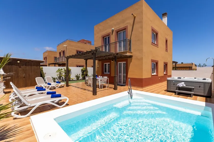 Ferienhaus \"Leonor - Mirador de las Dunas\" mit Meerblick, Pool und WLAN - Image 1