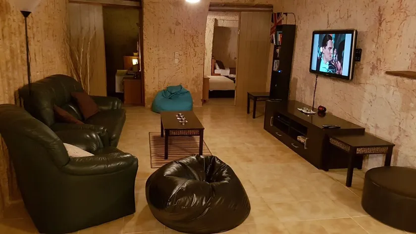 Undergound Gem - Apartment, unique experience, spacious, pet friendly - Image 1