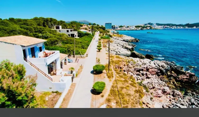 Seafront Villa Sa Pedrus - Image 1