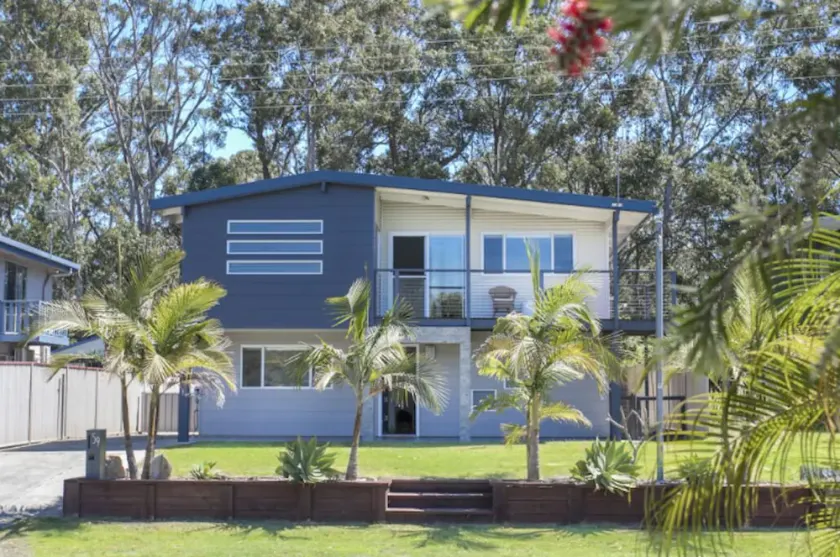 Pet-friendly family home close to the beach in Narrawallee - Image 1