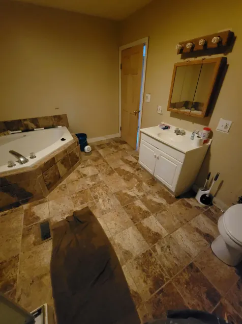 UPSTATE HIDEWAY WITH A TESLA CHARGER AND HIGH-SPEED INTERNET  - Image 1