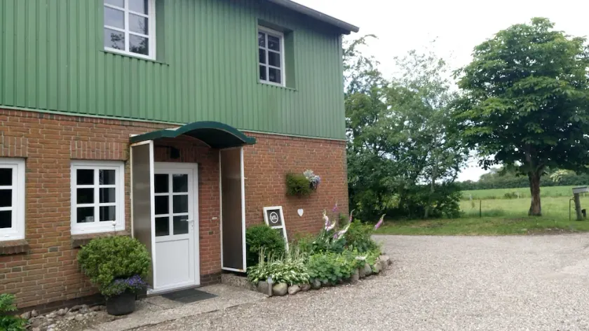 Vacation apartment Thomsen: Holiday relaxation with a large garden - FeWo Thomsen - Image 1