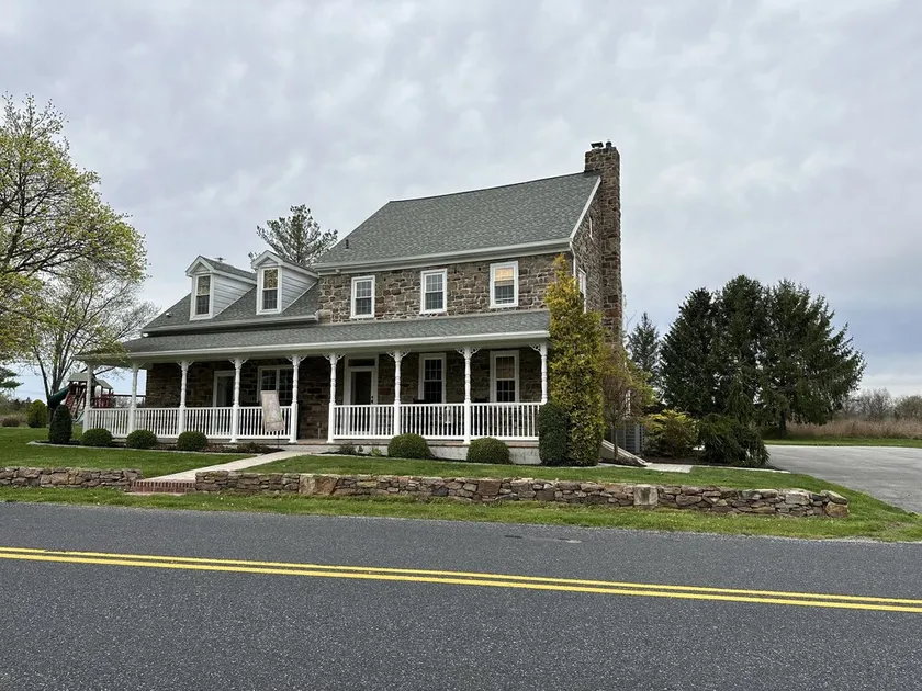 Historic Gettysburg Farmhouse - Image 1