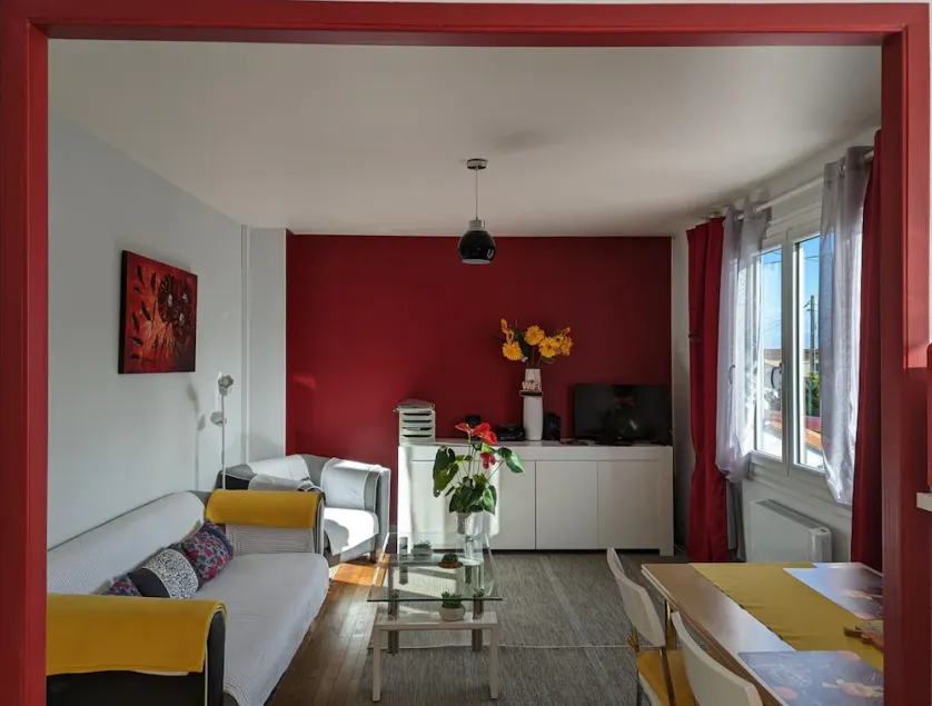 Charming apartment with terrace and garden, perfect for 4 people, in Barbezieux - Image 1