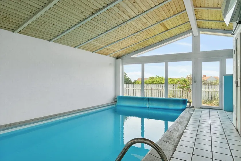 Pool House Close To The Coast - Image 1