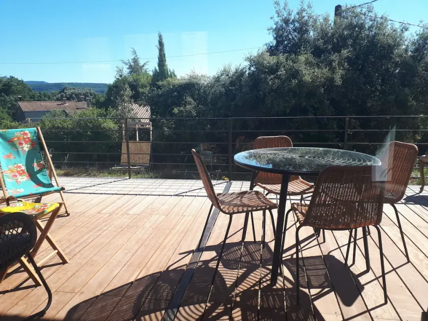 Mob suspended terrace - Image 1