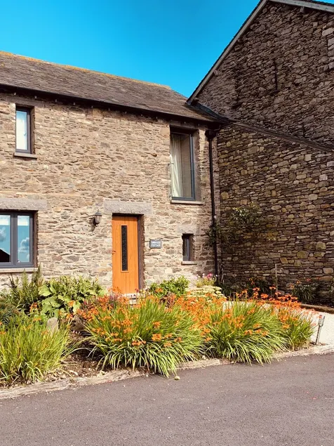 Stunning 3 bed cottage with exceptional views over fields and the Lakeland fells - Image 1