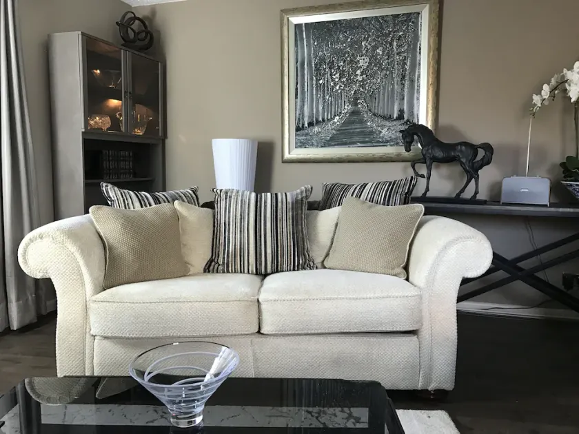 Unique Contemporary luxury Ground Floor Apartment. - Image 1