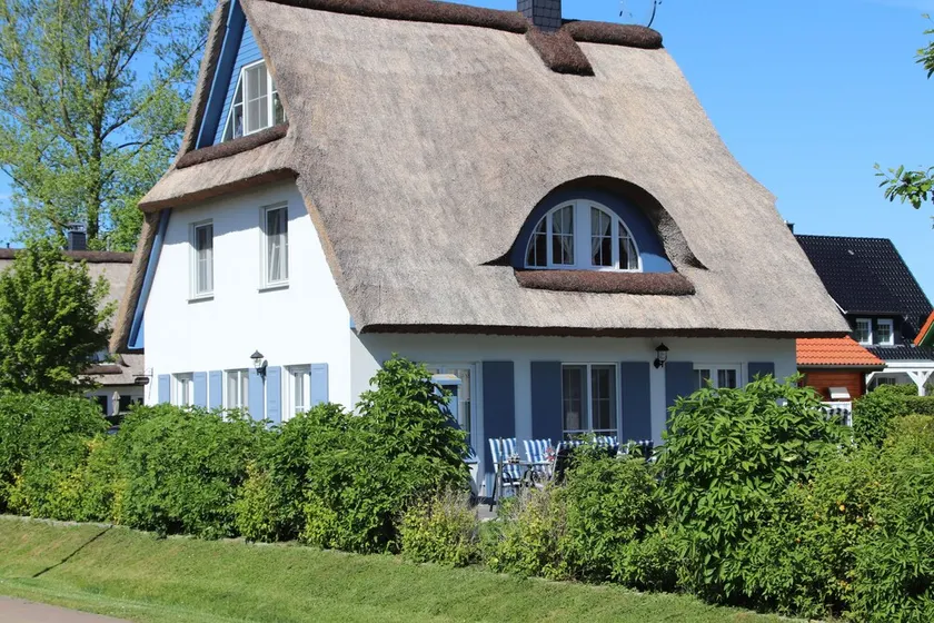 Eksklusiv FH med masser af charme, sauna, udendørs pool, pejs, gr. Garden & strand stol - Image 1