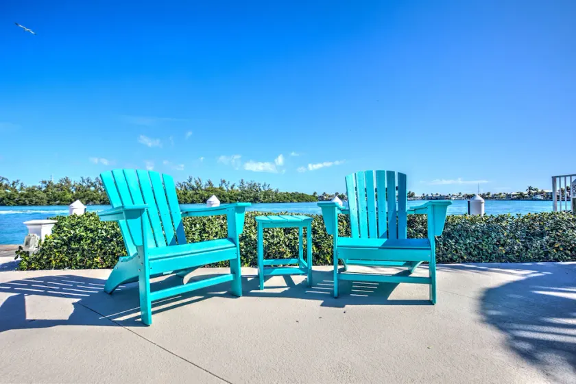 4/3 pool home-Best Boating Location, BEST Views & an amazing Oceanfront Property - Image 1