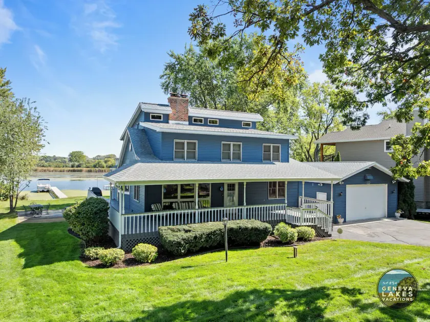 Spacious Waterfront Home on Lake Delavan |Pier |Fire Pit |Deck |Retreat for Family, Friends or Work - Image 1