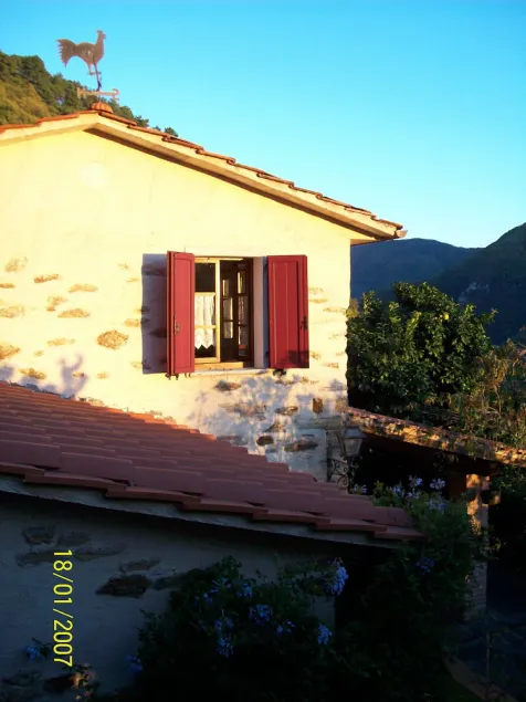 DELIZIOSO RUSTICO CON GIARDINO PRIVATO E TERRAZZA A POCHI KM. DAL MARE. - Image 1