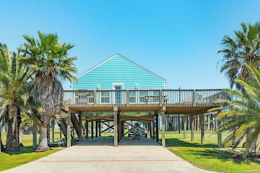 Spacious and Open Freshly Remodeled Beach House. - Image 1