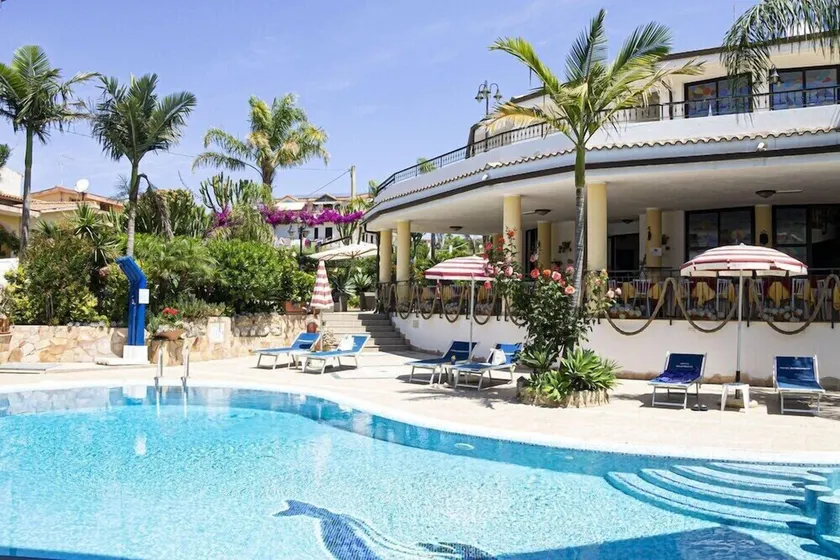 Hotel Incoronato - Image 1